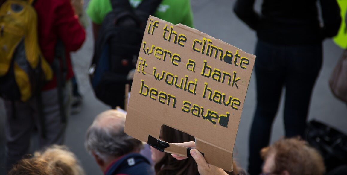 protest-455714_1280